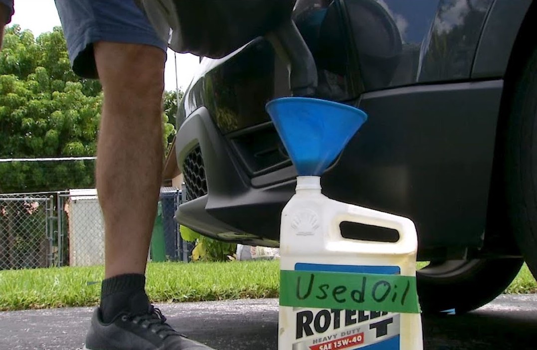 How to Prepare Motor Oil for Disposal