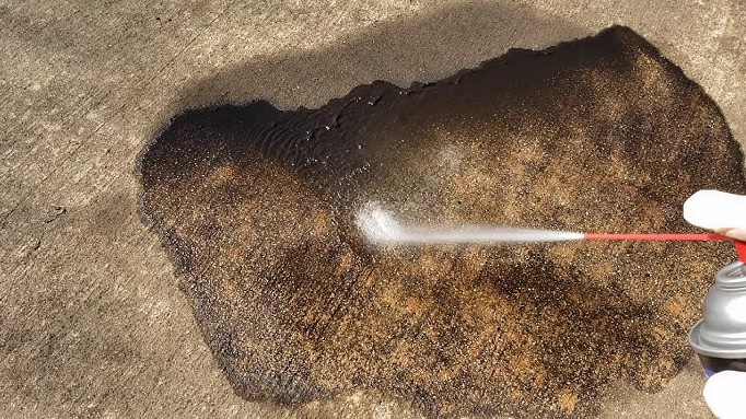 How to Get Motor Oil Out of Cement