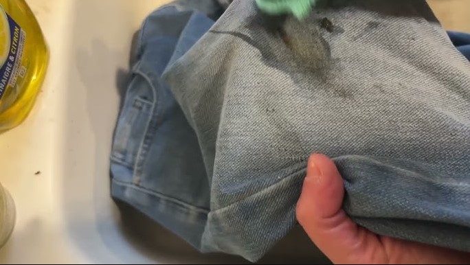 How to Get Motor Oil Out of Jeans